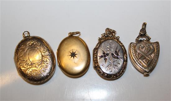 4 lockets